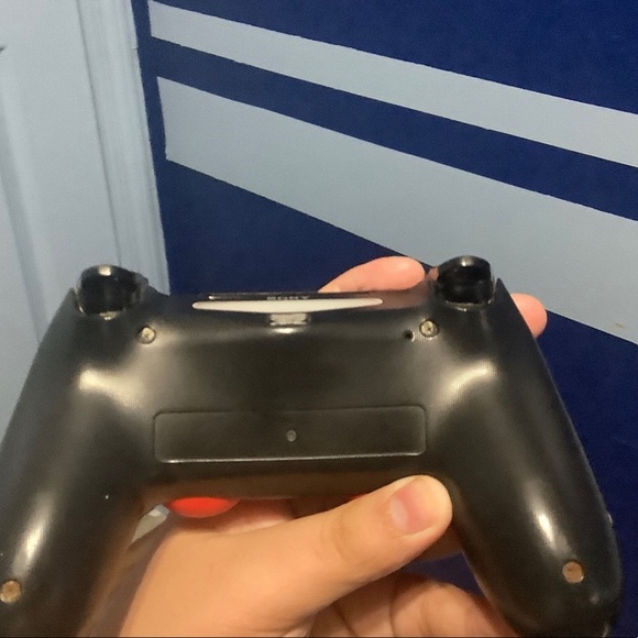 Ps4 Controller - Picture 2 of 3